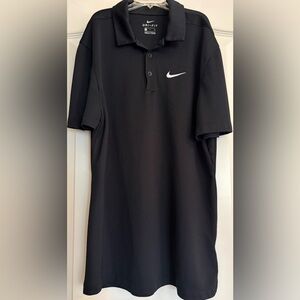 MENS NIKE POLO
SIZE SMALL
EXCELLENT CONDITION